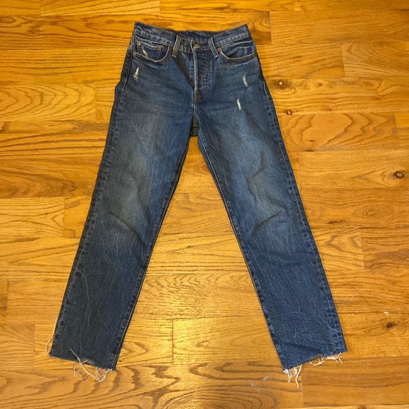 Levi’s Distressed Medium Wash Straight Leg Jeans in Size 24 - Picture 1 of 14